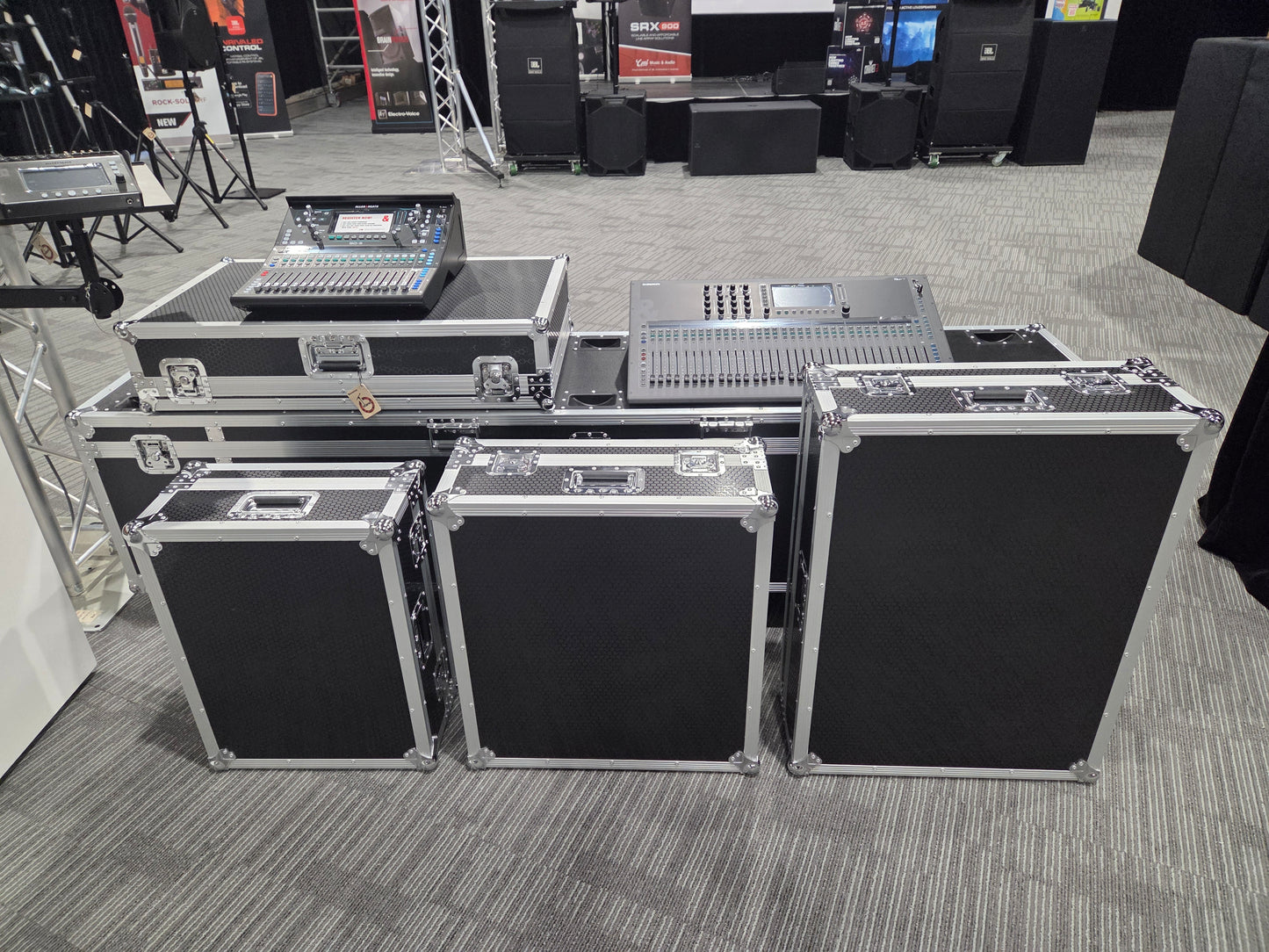 Allen & Heath SQ7 , SQ7+, QU7 or Qu7+ mixer flight case