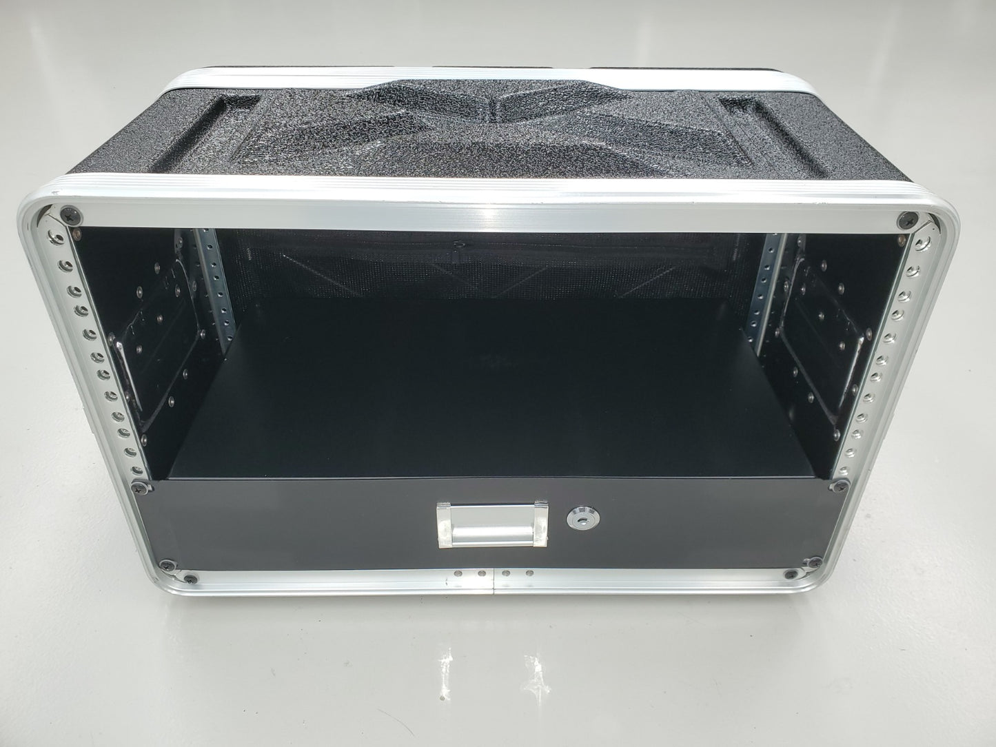 ABS 4RU 19" shallow / effects case with 2RU draw