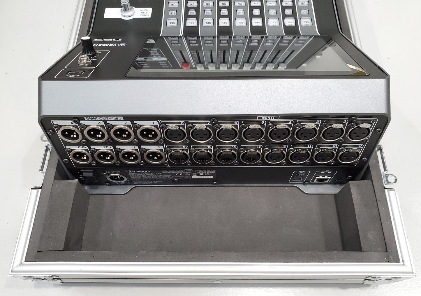 Yamaha DM3 DANTE Digital Mixer with ROAD CASE