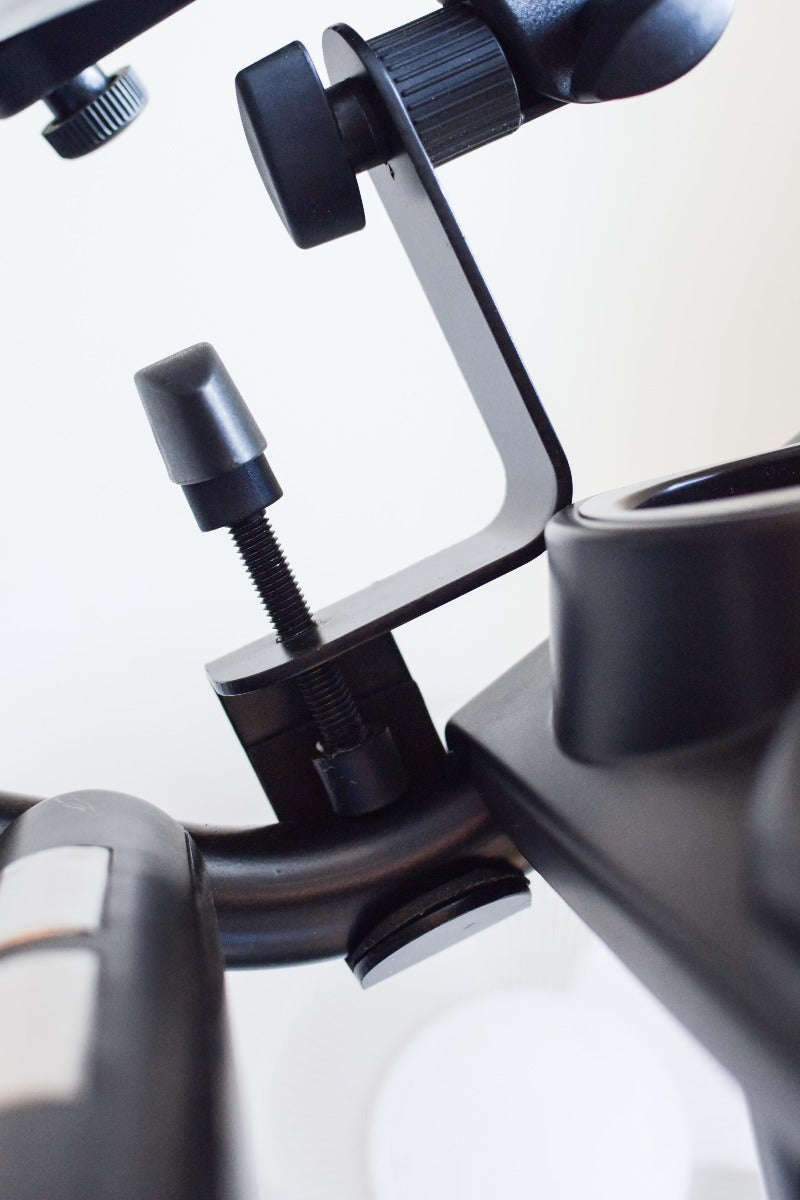 Soundking SIP105 Universal iPad holder - SMALL