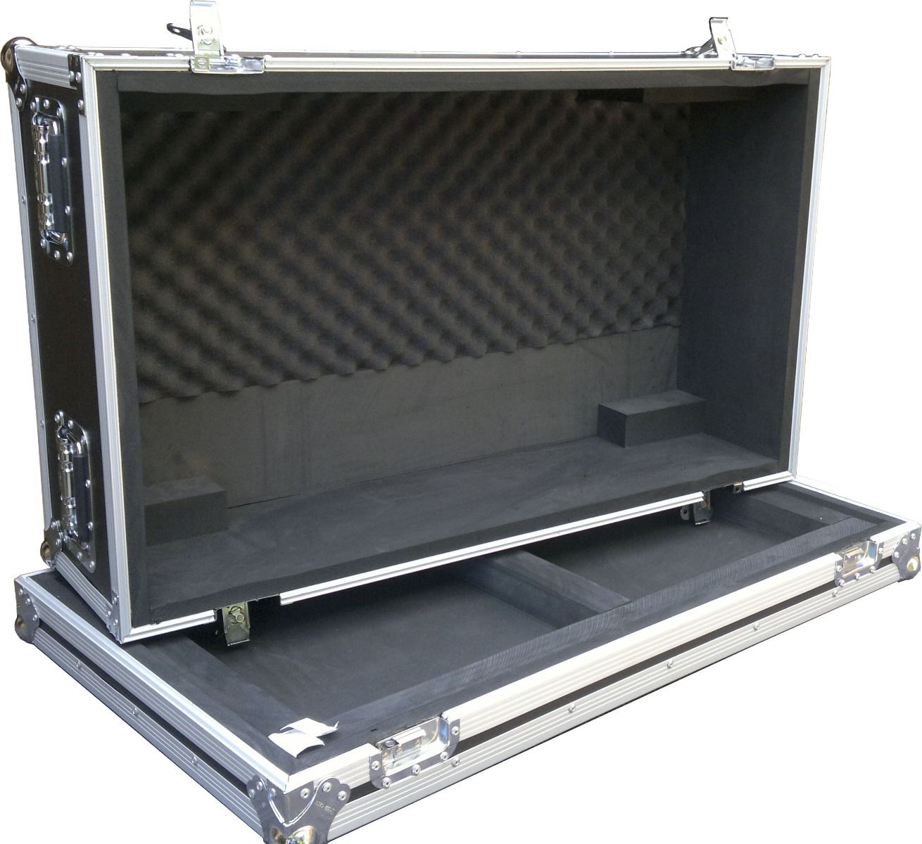 YAMAHA TF5 DIGITAL MIXER WITH FLIGHT CASE