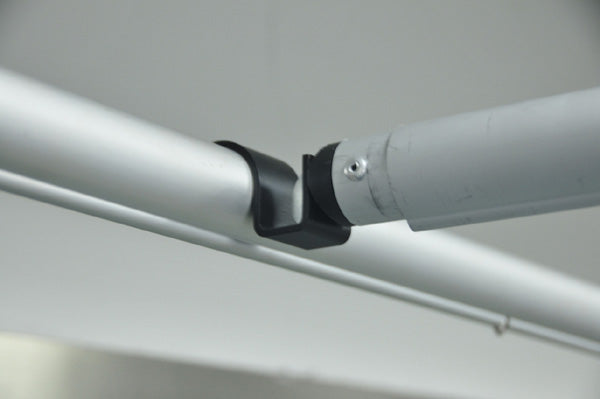 Self hanging bracket for horizontal bar
