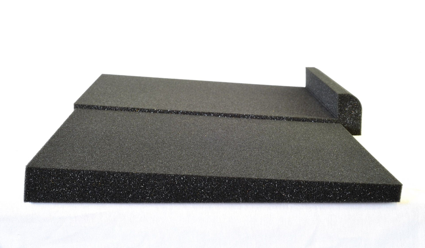 2X SOUNDKING DB039B STEEL STUDIO MONITOR STANDS + ISOLATION PADS