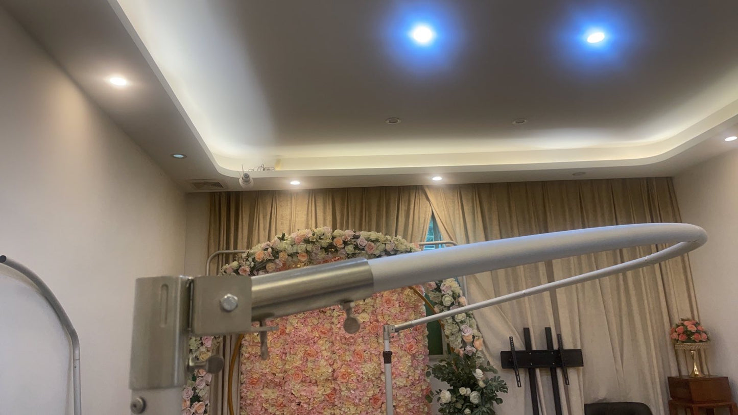 Adjustable upright bracket
