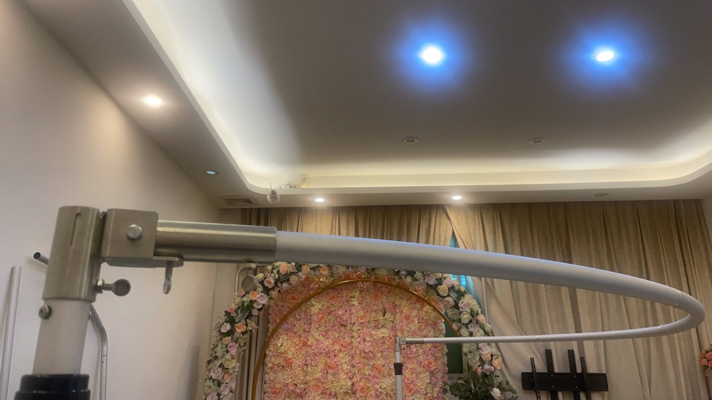 Adjustable upright bracket