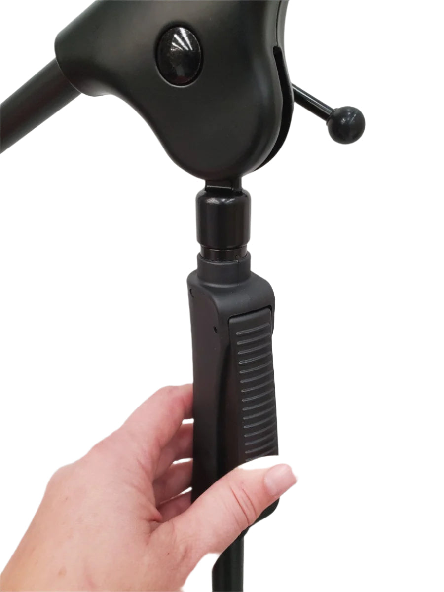 Soundking DD129B microphone boom stand with round base