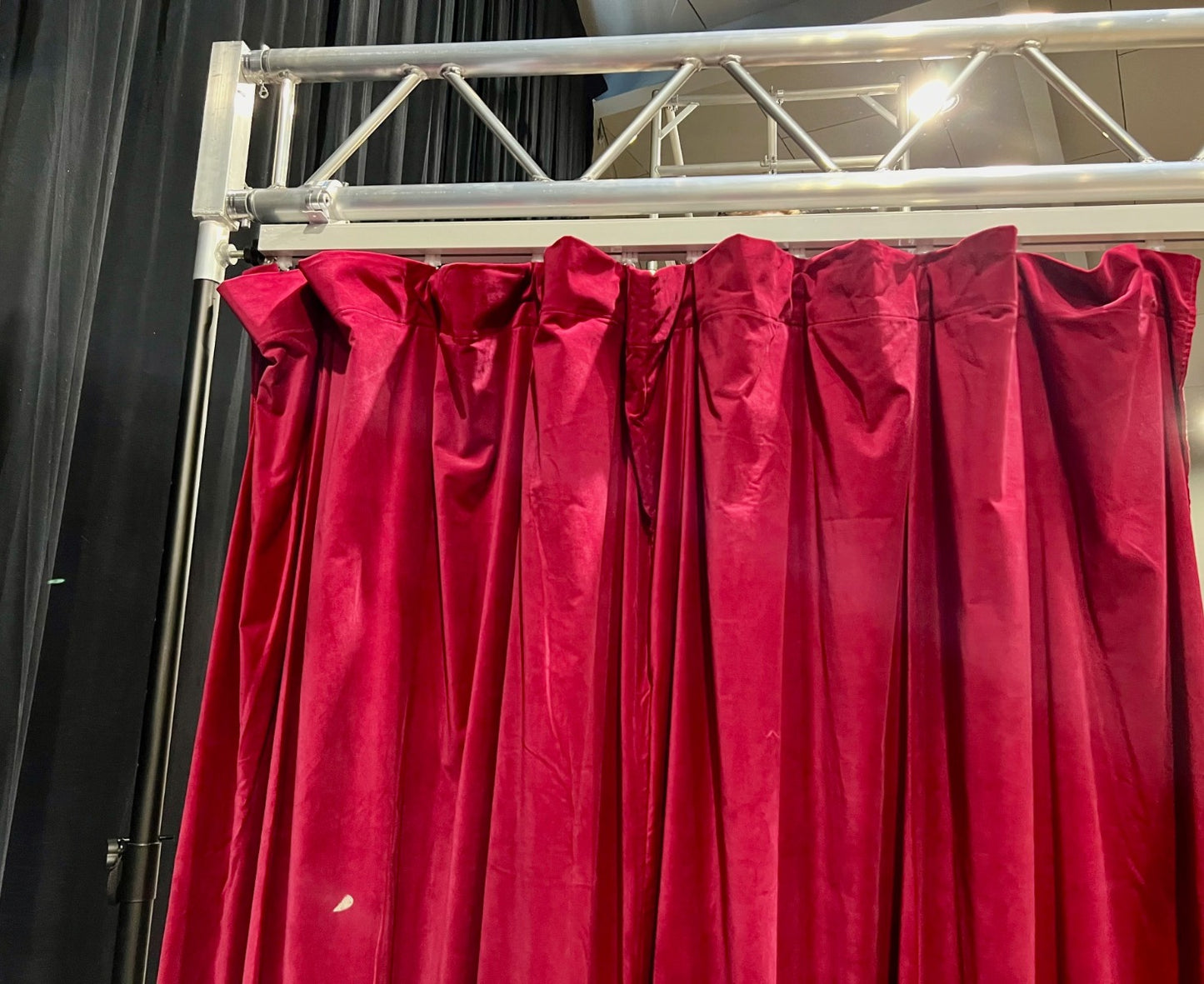 2.4m Heavy duty stage track to attach to ceiling or truss, supplied with runners and joining plate
